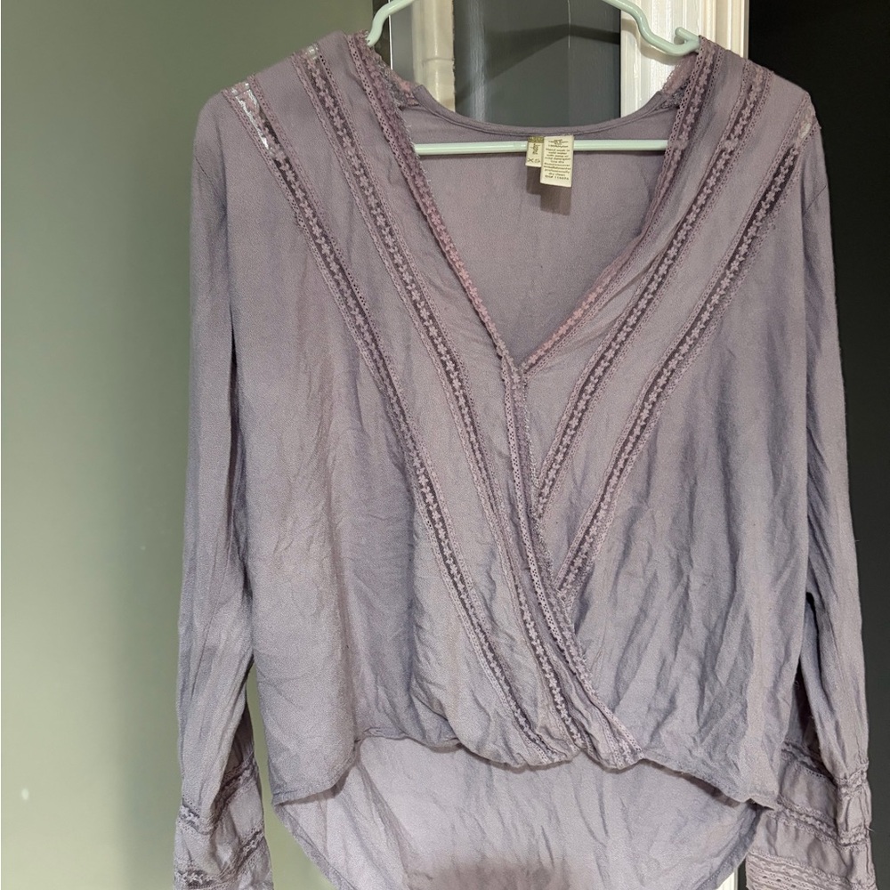Japna Elegant Lavender V-Neck Blouse